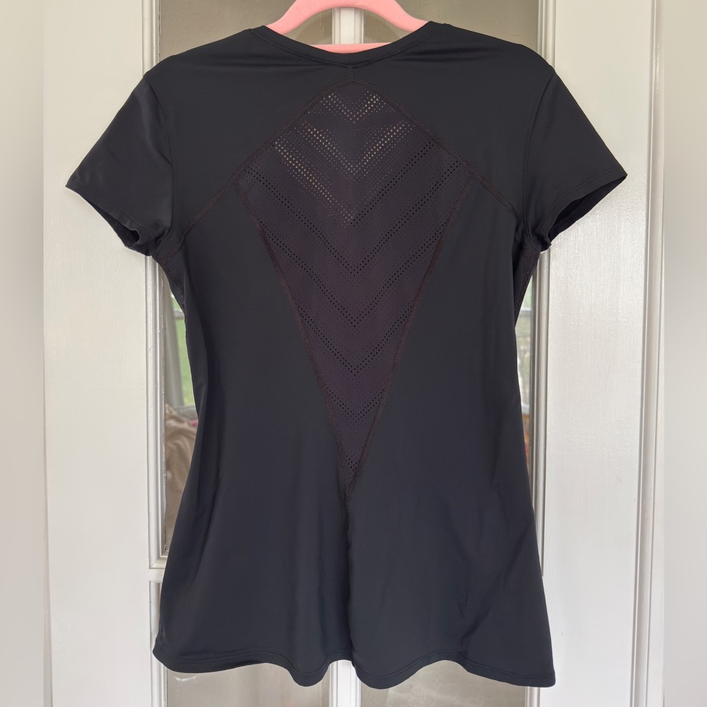 Under Armour Fitted Black Short Sleeve Tee - Picture 2 of 3